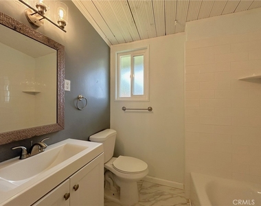 948 Barbra Lane - Photo Thumbnail 18