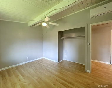948 Barbra Lane - Photo Thumbnail 16