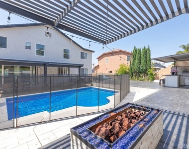 15736 Home Court - Photo Thumbnail 29