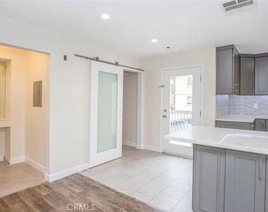 242 W Linden Ave. - Photo Thumbnail 3