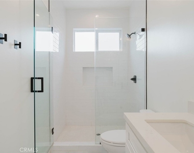 10853 Otsego Street - Photo Thumbnail 25