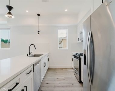 10853 Otsego Street - Photo Thumbnail 9