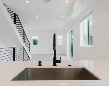 10853 Otsego Street - Photo Thumbnail 10
