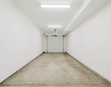 10853 Otsego Street - Photo Thumbnail 32