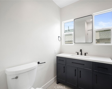2519 Manhattan Avenue - Photo Thumbnail 15