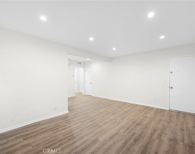 10204 Tujunga Canyon - Photo Thumbnail 5