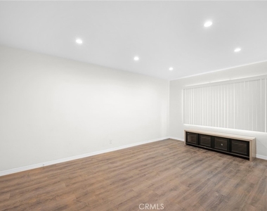 10204 Tujunga Canyon - Photo Thumbnail 7
