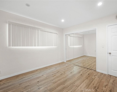 10204 Tujunga Canyon - Photo Thumbnail 12