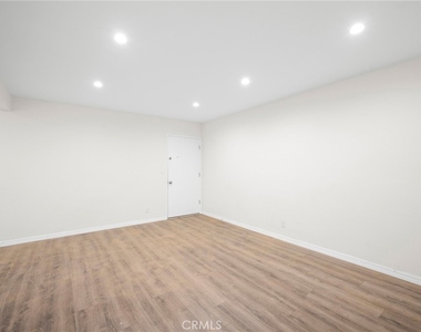 10204 Tujunga Canyon - Photo Thumbnail 6