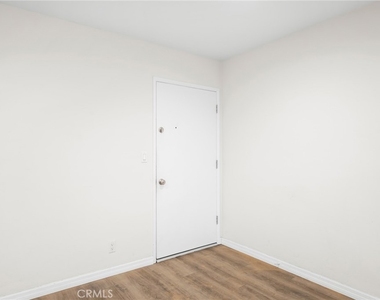 10204 Tujunga Canyon - Photo Thumbnail 3