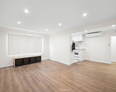 10204 Tujunga Canyon - Photo Thumbnail 4