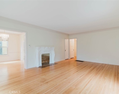 5962 San Vicente Boulevard - Photo Thumbnail 12