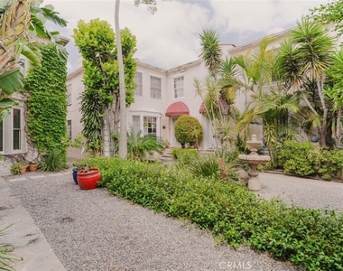 5962 San Vicente Boulevard - Photo Thumbnail 4