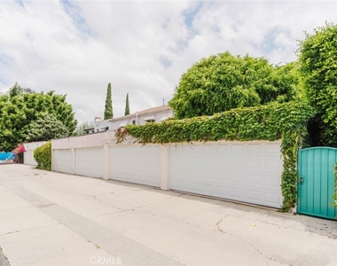 5962 San Vicente Boulevard - Photo Thumbnail 6