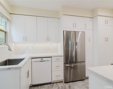 5962 San Vicente Boulevard - Photo Thumbnail 19