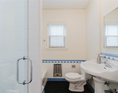 5962 San Vicente Boulevard - Photo Thumbnail 22