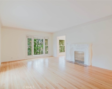 5962 San Vicente Boulevard - Photo Thumbnail 8