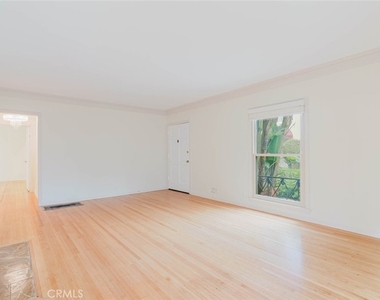 5962 San Vicente Boulevard - Photo Thumbnail 11