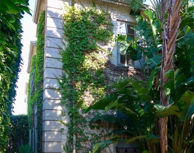 5962 San Vicente Boulevard - Photo Thumbnail 40