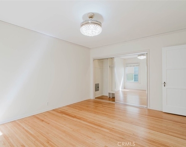5962 San Vicente Boulevard - Photo Thumbnail 28