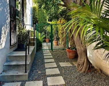 5962 San Vicente Boulevard - Photo Thumbnail 43