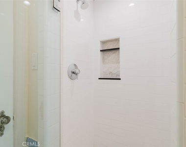 5962 San Vicente Boulevard - Photo Thumbnail 25