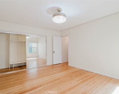 5962 San Vicente Boulevard - Photo Thumbnail 27