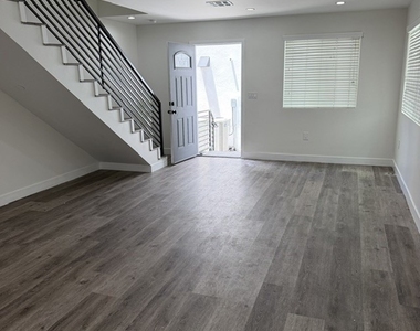 5874 Towne - Photo Thumbnail 1