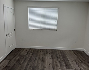 5874 Towne - Photo Thumbnail 6