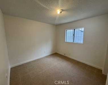 807 E Vernon - Photo Thumbnail 7
