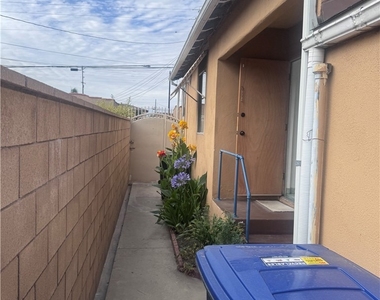 9832 Beach - Photo Thumbnail 28