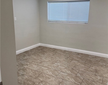 2939 N Lugo - Photo Thumbnail 11