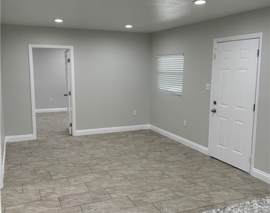 2939 N Lugo - Photo Thumbnail 12