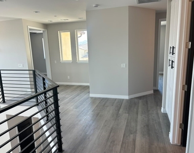 1751 Duncan - Photo Thumbnail 13