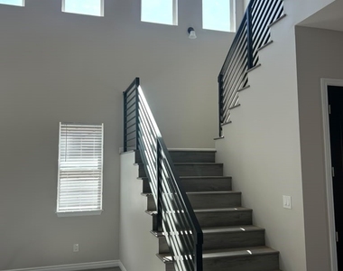 1751 Duncan - Photo Thumbnail 5
