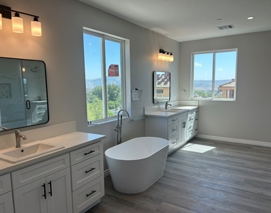 1751 Duncan - Photo Thumbnail 12