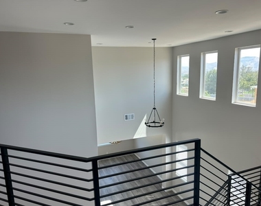 1751 Duncan - Photo Thumbnail 14