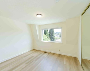 4811 Appian - Photo Thumbnail 16