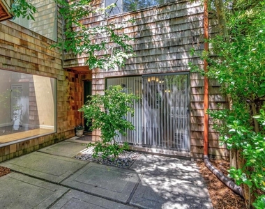 1956 Fair Ridge Ct - Photo Thumbnail 5
