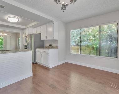 1956 Fair Ridge Ct - Photo Thumbnail 11