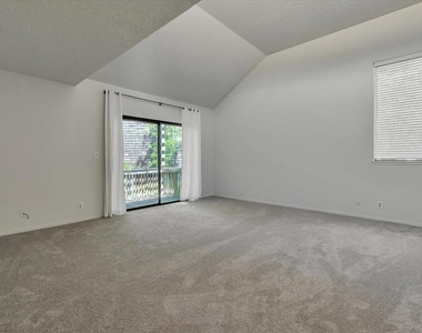 1956 Fair Ridge Ct - Photo Thumbnail 30