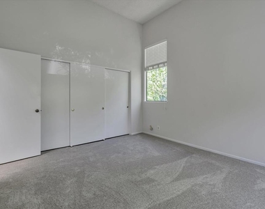 1956 Fair Ridge Ct - Photo Thumbnail 29