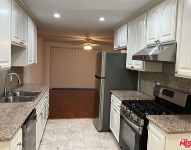 3428 Del Amo Boulevard - Photo Thumbnail 3