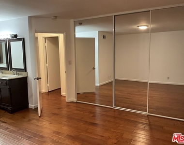 3428 Del Amo Boulevard - Photo Thumbnail 12