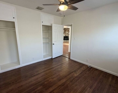 1104 N Frederic Street - Photo Thumbnail 13