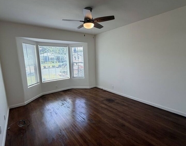 1104 N Frederic Street - Photo Thumbnail 21