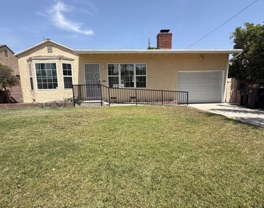 1104 N Frederic Street - Photo Thumbnail 1