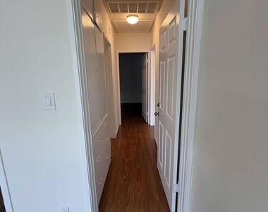 1104 N Frederic Street - Photo Thumbnail 24