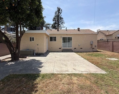 1104 N Frederic Street - Photo Thumbnail 37