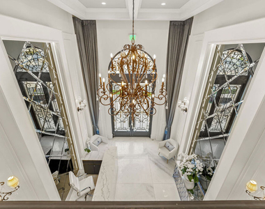 1825 Pandora Avenue - Photo Thumbnail 4